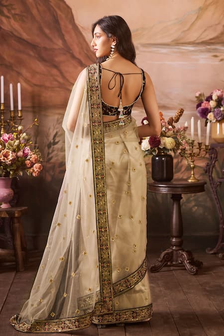 Lashkaraa Buti Embroidered Pre-Draped Saree Set 