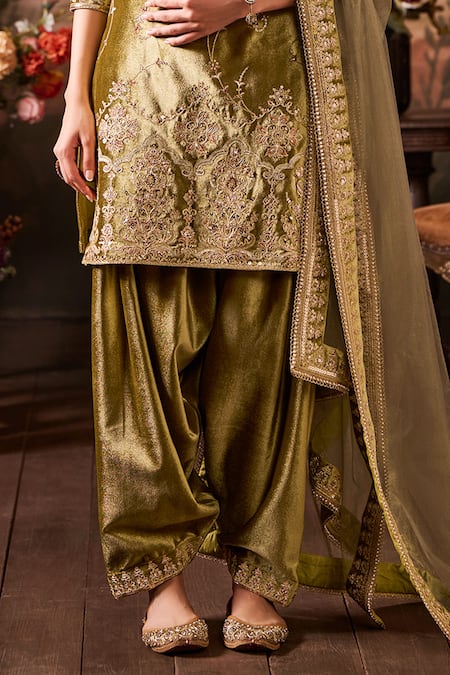 Buy Lashkaraa Green Net, Velvet Sequins, Zari Collared Mehendi Embroidered Kurta Set Online at Aza Fashions Buy_Lashkaraa_Green Net, Velvet Sequins, Zari Collared Mehendi Embroidered Kurta Set _Online_at_Aza_Fashions