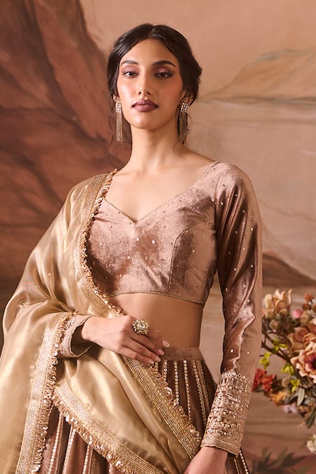 Shop Lashkaraa Brown Silk, Velvet Sequins, Embroidery, Zari Scallop Bridal Set Online at Aza Fashions Shop_Lashkaraa_Brown Silk, Velvet Sequins, Embroidery, Zari Scallop Bridal Set_Online_at_Aza_Fashions