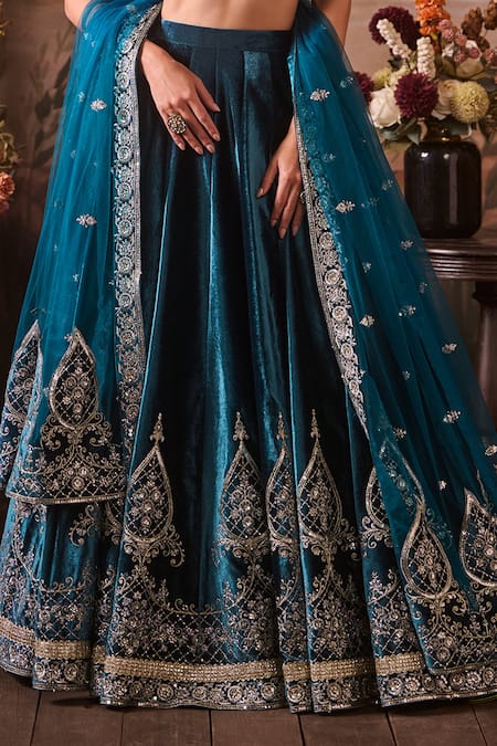 Buy_Lashkaraa_Blue Net, Velvet Sequins, Zari Sweetheart Spade Bloom Embroidered Lehenga Set _Online_at_Aza_Fashions