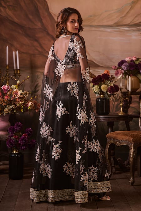 Lashkaraa Gul Bageecha Embroidered Jacket Set 