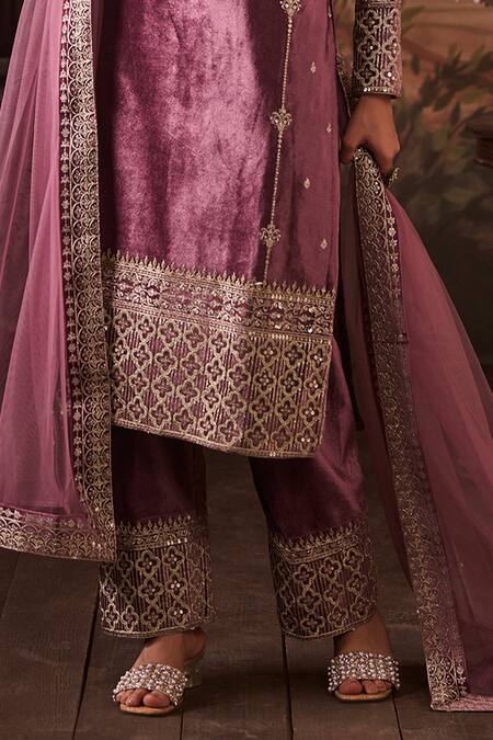 Lashkaraa_Purple Velvet, Net Zari, Sequins, Embroidery V-neck Bloom Kurta Pant Set_Online_at_Aza_Fashions