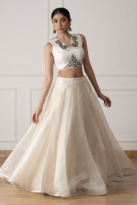 Buy Neelu And Manvi White Silk, Organza Embroidery V-neck Floral Lehenga Set Online at Aza Fashions Buy_Neelu And Manvi_White Silk, Organza Embroidery V-neck Floral Lehenga Set _Online_at_Aza_Fashions