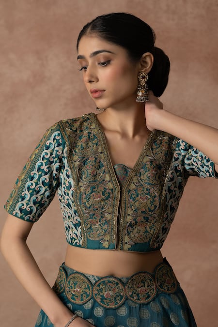 Buy Neelu And Manvi Green Chanderi , Embroidery V-neck Floral Lehenga Set Online at Aza Fashions Buy_Neelu And Manvi_Green Chanderi , Embroidery V-neck Floral Lehenga Set _Online_at_Aza_Fashions