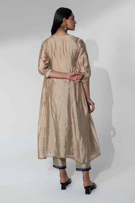 Neelu And Manvi Gold Floral Applique Kurta Pant Set 