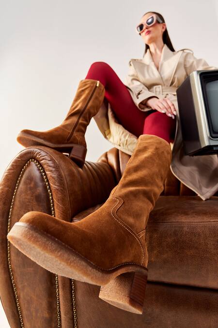 Shop_Oroh_Brown Tan Stitchline Thread Embroidered Boots 