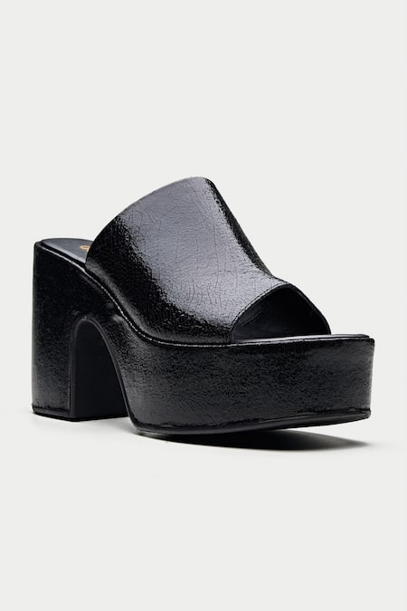 Oroh_Black Textured Platform Sandals _Online_at_Aza_Fashions