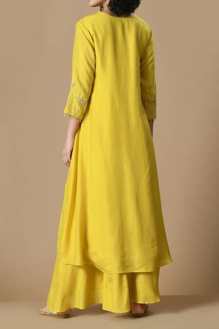 Samyukta Singhania Floral Embroidered Tunic With Dhoti Skirt 