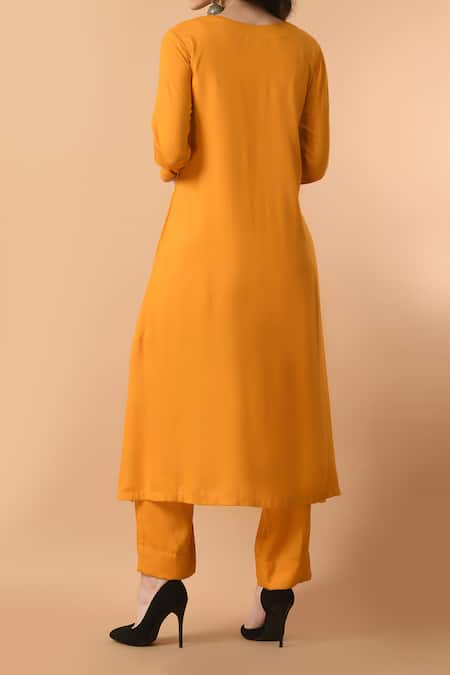 Samyukta Singhania Floral Thread Embroidered Pleat Kurta With Pant 