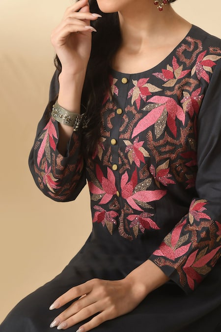 Buy Samyukta Singhania Grey Cotton, Rayon Sequins, Embroidery Round Neck Leaf Straight Kurta With Pant Online at Aza Fashions Buy_Samyukta Singhania_Grey Cotton, Rayon Sequins, Embroidery Round Neck Leaf Straight Kurta With Pant _Online_at_Aza_Fashions