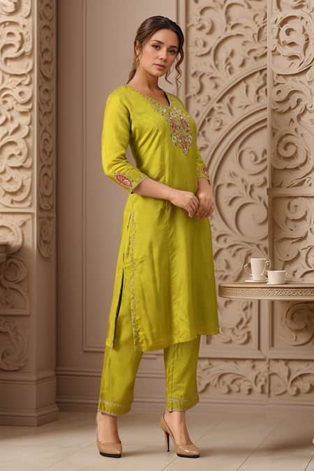 Shop_Samyukta Singhania_Green Silk, Organza Embroidery, Lace V-neck Paisley Thread Kurta And Pant Set _Online_at_Aza_Fashions