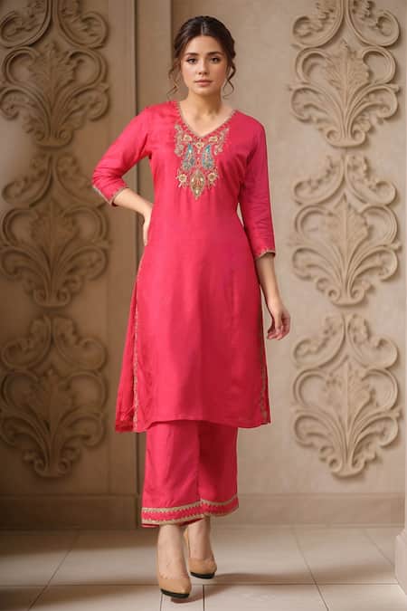 Samyukta Singhania_Pink Silk, Organza Embroidery, Sequins V-neck Kurta Pant Set _Online_at_Aza_Fashions