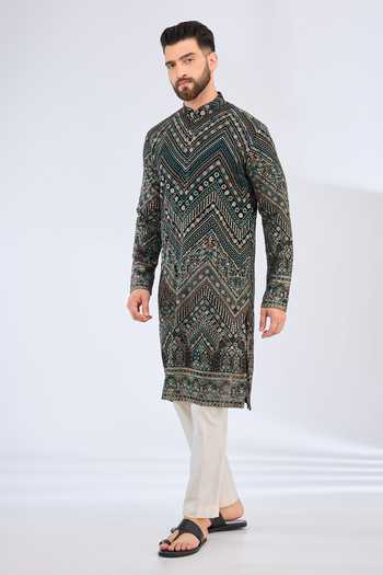 Kasbah Black Georgette Sequins, Embroidery Floral Fauna Kurta Online at Aza Fashions Kasbah_Black Georgette Sequins, Embroidery Floral Fauna Kurta _Online_at_Aza_Fashions