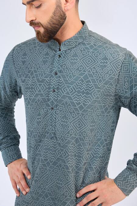 Buy Kasbah Gray Silk Embroidery Geometric Chikankari Kurta Online at Aza Fashions Buy_Kasbah_Gray Silk Embroidery Geometric Chikankari Kurta _Online_at_Aza_Fashions