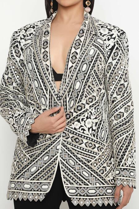 Neha Mehra Black Crepe Embroidery V-neck Geometric Flora Blazer Set Online at Aza Fashions Neha Mehra_Black Crepe Embroidery V-neck Geometric Flora Blazer Set _Online_at_Aza_Fashions