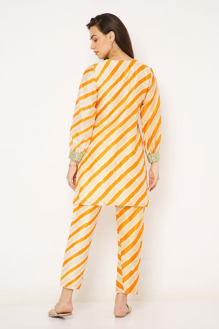 Shop Neha Mehra Orange Chanderi Sequins, Embroidery Round Neck Leheriya Kurta Set at Aza Fashions Shop_Neha Mehra_Orange Chanderi Sequins, Embroidery Round Neck Leheriya Kurta Set _at_Aza_Fashions