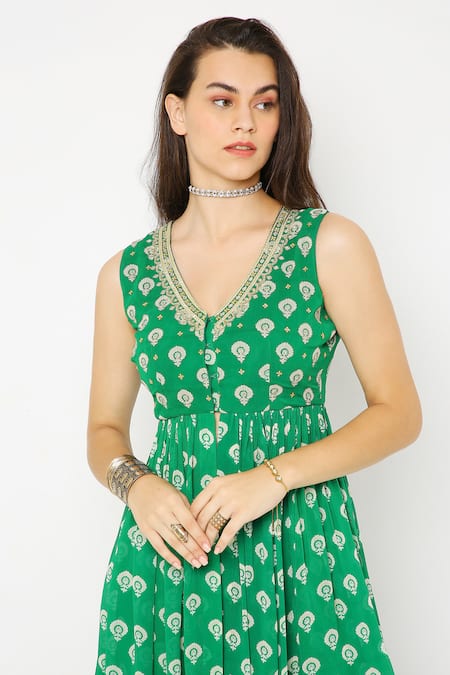 Neha Mehra Green Georgette Embroidery V-neck Floral Hand Tunic And Sharara Set at Aza Fashions Neha Mehra_Green Georgette Embroidery V-neck Floral Hand Tunic And Sharara Set _at_Aza_Fashions