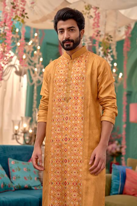 Shop Kora By Nilesh Mitesh Yellow Silk Patola Print Kurta Set at Aza Fashions Shop_Kora By Nilesh Mitesh_Yellow Silk Patola Print Kurta Set_at_Aza_Fashions