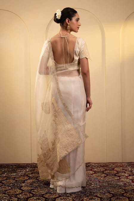 Neelu And Manvi Floral Aari Embroidered Off White Saree Set 