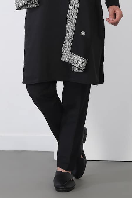 Aham-Vayam Black Cotton Embroidery Harsh Vine Kurta Set at Aza Fashions Aham-Vayam_Black Cotton Embroidery Harsh Vine Kurta Set _at_Aza_Fashions