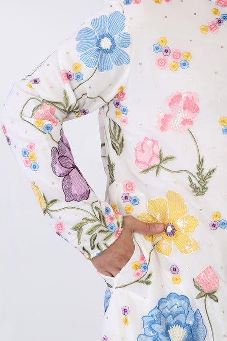 Aham-Vayam White Cotton Embroidery, Sequins Floral Applique Kurta Set at Aza Fashions Aham-Vayam_White Cotton Embroidery, Sequins Floral Applique Kurta Set _at_Aza_Fashions
