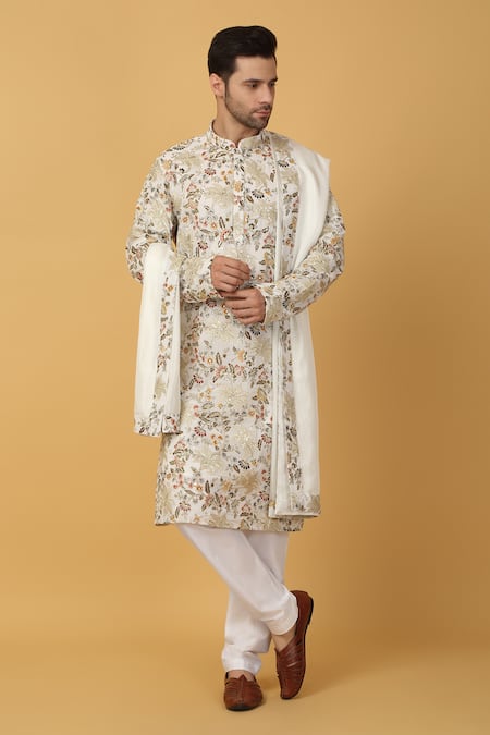 Aham-Vayam Ivory Cotton Embroidery Aham Pushp Thread Kurta Set 