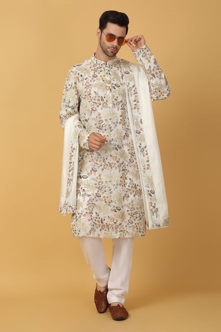 Shop Aham-Vayam Ivory Cotton Embroidery Aham Pushp Thread Kurta Set Shop_Aham-Vayam_Ivory Cotton Embroidery Aham Pushp Thread Kurta Set