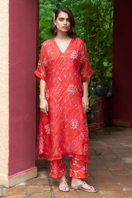 Buy_Archana Shah_Orange Organza Sequins, Pearls V-neck Geometric Print Kurta And Pant Set _Online_at_Aza_Fashions