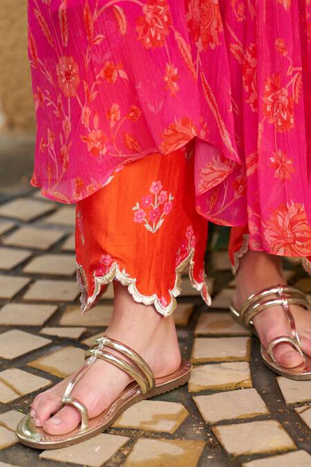 Archana Shah Pink Chanderi Sequins, Pearls, Embroidery V-neck Floral Anarkali Set at Aza Fashions Archana Shah_Pink Chanderi Sequins, Pearls, Embroidery V-neck Floral Anarkali Set _at_Aza_Fashions