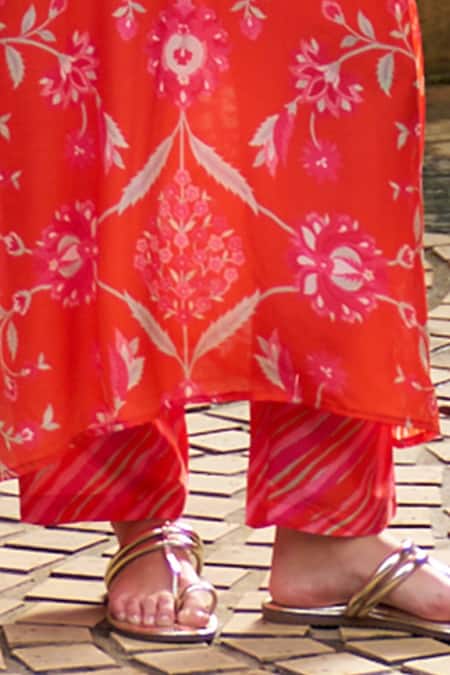 Buy_Archana Shah_Pink Crepe Embroidery Round Neck Floral Geometric Kaftan And Pant _Online_at_Aza_Fashions