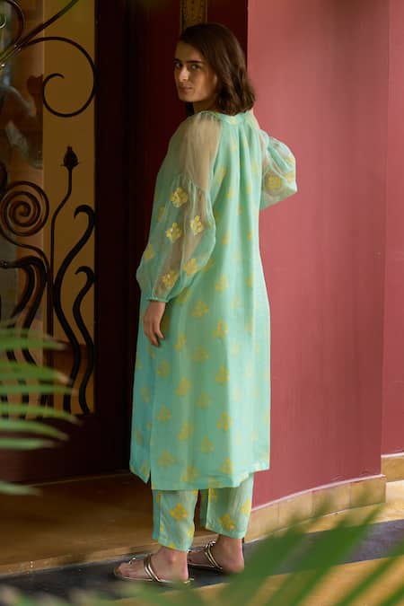 Shop Archana Shah Blue Organza Embroidery Round Neck Floral Kurta Set at Aza Fashions Shop_Archana Shah_Blue Organza Embroidery Round Neck Floral Kurta Set _at_Aza_Fashions
