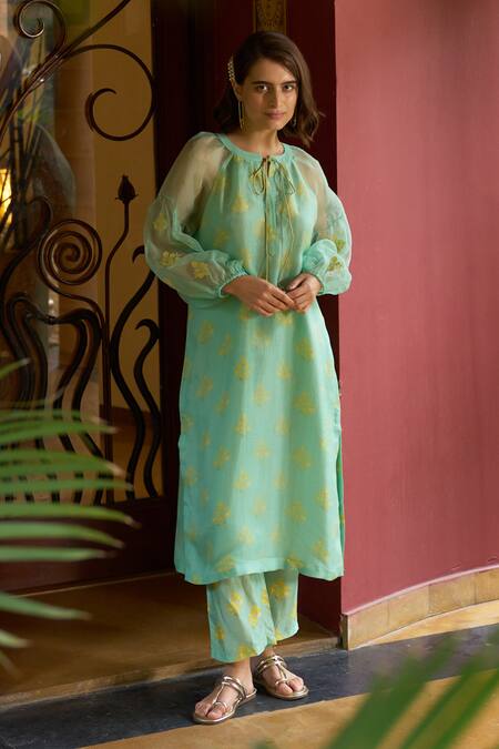 Shop Archana Shah Blue Organza Embroidery Round Neck Floral Kurta Set Online at Aza Fashions Shop_Archana Shah_Blue Organza Embroidery Round Neck Floral Kurta Set _Online_at_Aza_Fashions