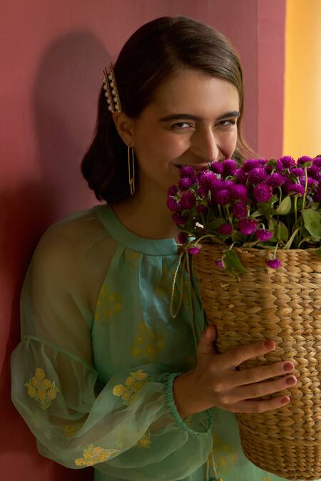 Buy Archana Shah Blue Organza Embroidery Round Neck Floral Kurta Set Buy_Archana Shah_Blue Organza Embroidery Round Neck Floral Kurta Set