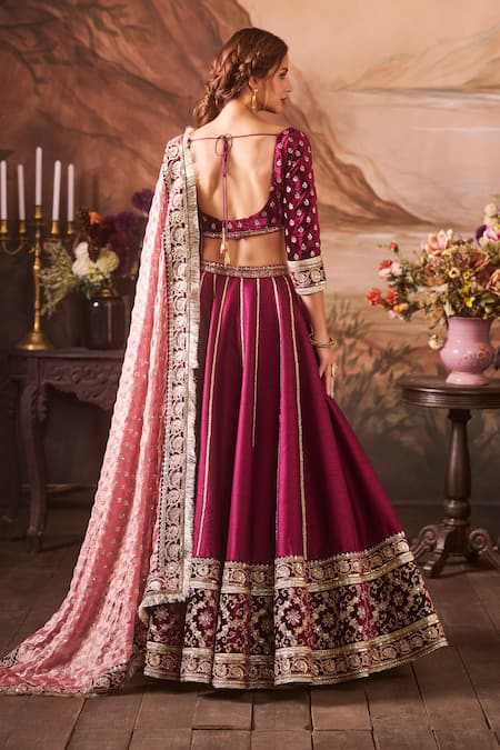 Lashkaraa Burgundy Floral Embroidered Lehenga Set 