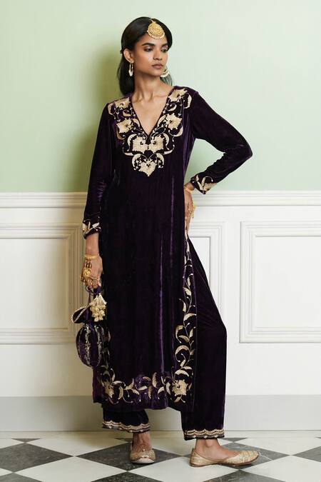 Devnaagri Purple Velvet Zari, Embroidery V-neck Aari Kurta Set Online at Aza Fashions Devnaagri_Purple Velvet Zari, Embroidery V-neck Aari Kurta Set _Online_at_Aza_Fashions