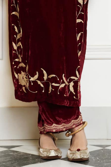 Shop Devnaagri Maroon Velvet Embroidery V-neck Zardozi Kurta Set Online at Aza Fashions Shop_Devnaagri_Maroon Velvet Embroidery V-neck Zardozi Kurta Set _Online_at_Aza_Fashions