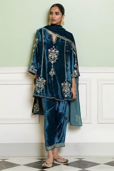 Devnaagri Blue Velvet Sequins, Zari Round Neck Teal Embroidered Kurta Set Online at Aza Fashions Devnaagri_Blue Velvet Sequins, Zari Round Neck Teal Embroidered Kurta Set _Online_at_Aza_Fashions