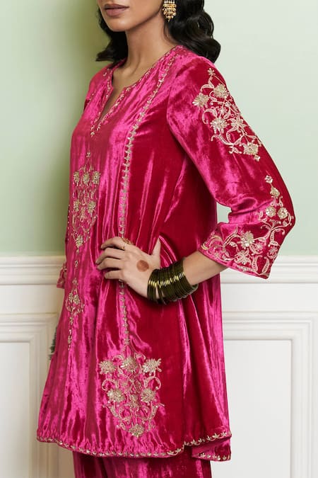Buy Devnaagri Fuchsia Velvet Sequins, Zari Round Neck Zardozi Embroidered Kurta Set Online at Aza Fashions Buy_Devnaagri_Fuchsia Velvet Sequins, Zari Round Neck Zardozi Embroidered Kurta Set _Online_at_Aza_Fashions