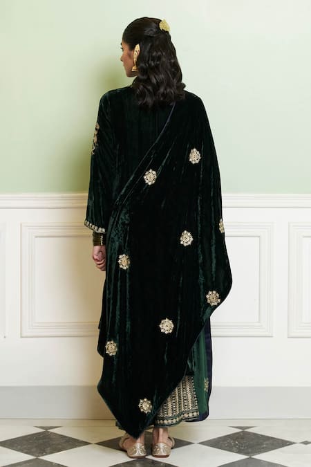 Shop Devnaagri Green Velvet Sequins, Zari, Embroidery Round Neck Emerald Aari Kurta Set at Aza Fashions Shop_Devnaagri_Green Velvet Sequins, Zari, Embroidery Round Neck Emerald Aari Kurta Set _at_Aza_Fashions