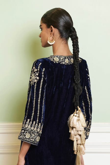 Shop_Devnaagri_Blue Velvet, Silk Zari Round Neck Navy Zardozi Embroidered Kurta Set _at_Aza_Fashions