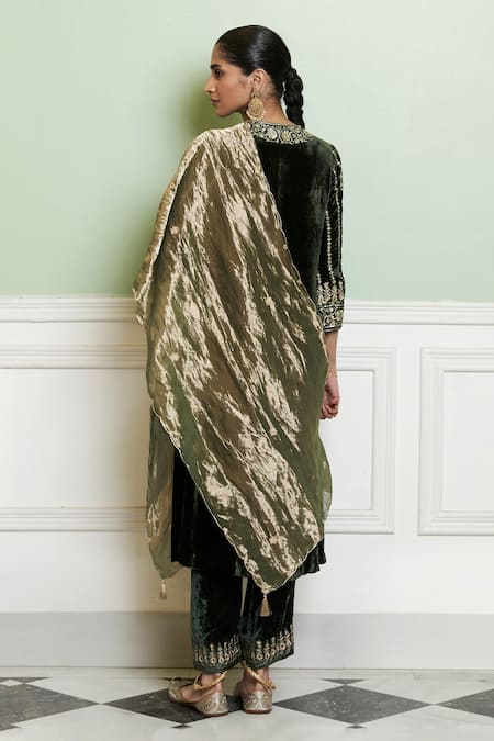 Shop_Devnaagri_Green Velvet, Silk Embroidery, Zari Round Neck Floral Zardozi Kurta Set _at_Aza_Fashions