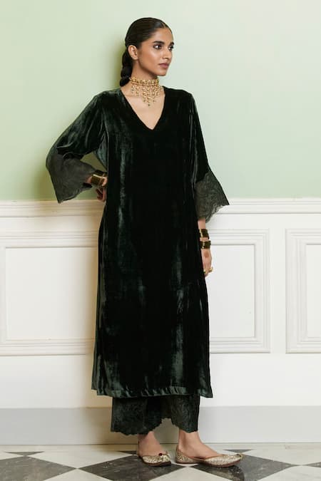 Shop Devnaagri Green Velvet Embroidery V-neck Emerald Kurta Set at Aza Fashions Shop_Devnaagri_Green Velvet Embroidery V-neck Emerald Kurta Set _at_Aza_Fashions