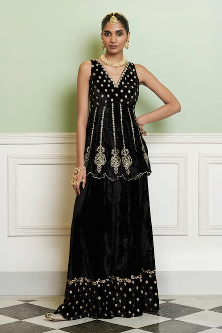 Devnaagri Black Velvet Sequins, Applique, Zari Zardozi Embroidered Kalidar Kurta Set Online at Aza Fashions Devnaagri_Black Velvet Sequins, Applique, Zari Zardozi Embroidered Kalidar Kurta Set _Online_at_Aza_Fashions