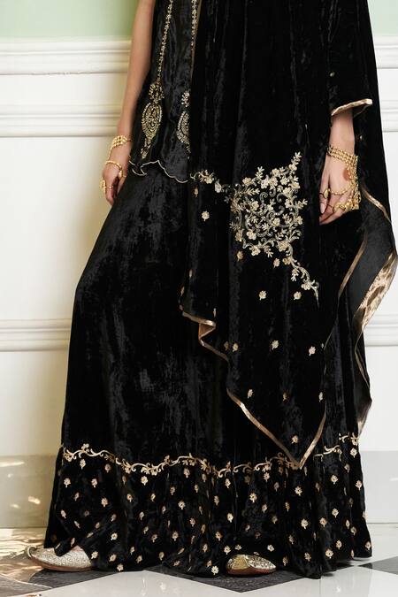 Shop Devnaagri Black Velvet Sequins, Applique, Zari Zardozi Embroidered Kalidar Kurta Set Online at Aza Fashions Shop_Devnaagri_Black Velvet Sequins, Applique, Zari Zardozi Embroidered Kalidar Kurta Set _Online_at_Aza_Fashions