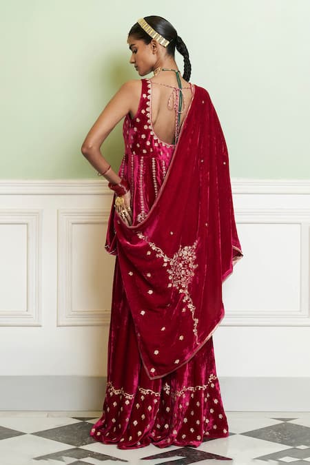 Shop Devnaagri Fuchsia Velvet Embroidery, Sequins, Zari V-neck Kurta Set at Aza Fashions Shop_Devnaagri_Fuchsia Velvet Embroidery, Sequins, Zari V-neck Kurta Set _at_Aza_Fashions