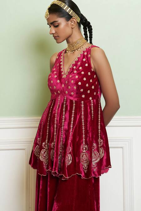 Buy Devnaagri Fuchsia Velvet Embroidery, Sequins, Zari V-neck Kurta Set Online at Aza Fashions Buy_Devnaagri_Fuchsia Velvet Embroidery, Sequins, Zari V-neck Kurta Set _Online_at_Aza_Fashions
