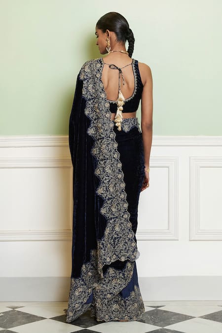 Devnaagri Scallop Border Embroidered Saree Set 