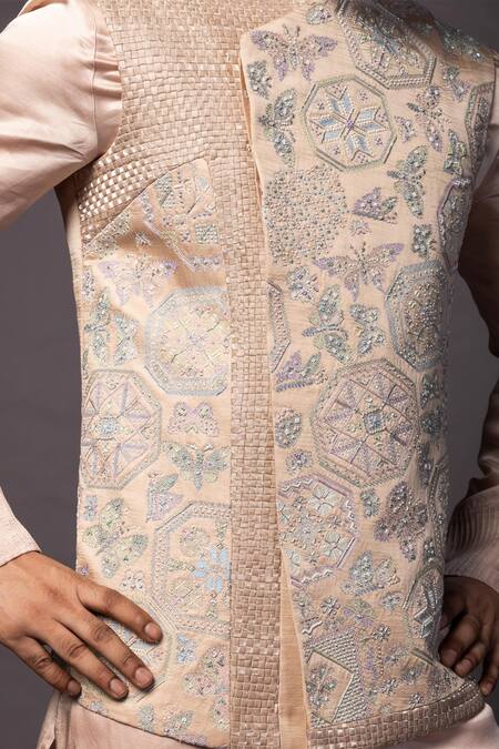 Buy_PAARSH_Pink Linen, Satin Sequins, Cut Work, Geometric Butterfly Embroidered Bundi Set 