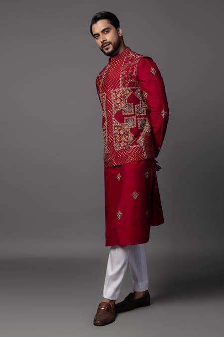 Shop PAARSH Red Bamboo Sequins, Cut Work, Zari Kasuti Embroidered Bundi Kurta Set Online at Aza Fashions Shop_PAARSH_Red Bamboo Sequins, Cut Work, Zari Kasuti Embroidered Bundi Kurta Set _Online_at_Aza_Fashions