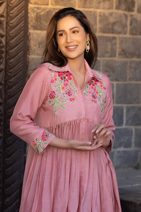 Kahani Lush_Peach Cotton, Silk Embroidery, Sequins, Beads Collared Floral Tunic And Pant Set _at_Aza_Fashions